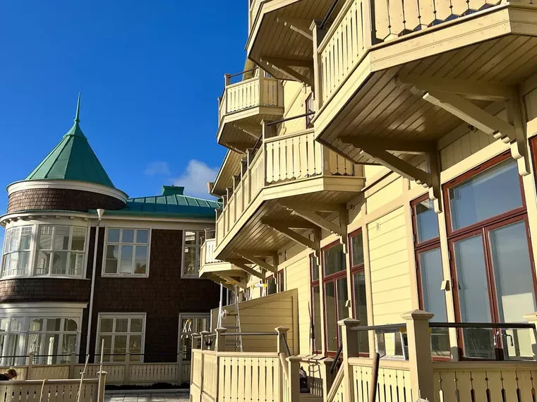 Paneler och snickerier till unikt byggprojekt på Marstrand