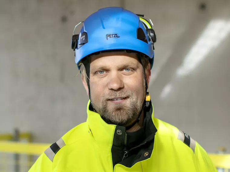 Tar bort årsavgifter för att utbilda fler