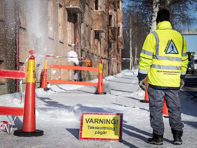 "Skotta säkert" - 10 vintrar med säker takskottning